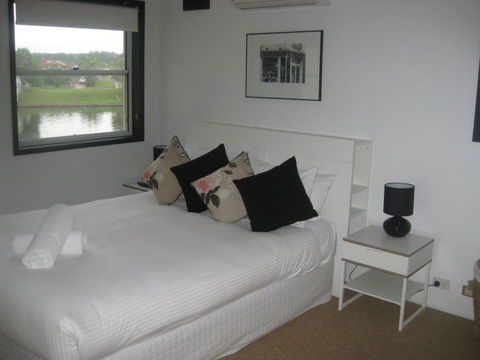 Noosa Entrance Waterfront Resort - Holiday Jervis Bay 11