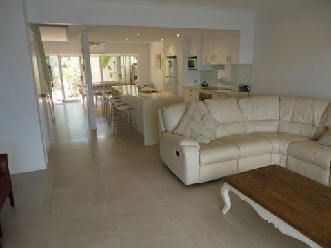 Noosa Entrance Waterfront Resort - Holiday Jervis Bay 2