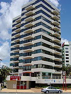 Beachfront Towers - Holiday Jervis Bay 0