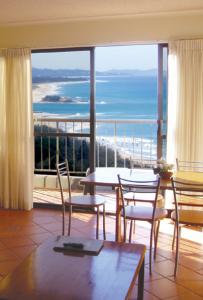 Beachfront Towers - Holiday Jervis Bay 2