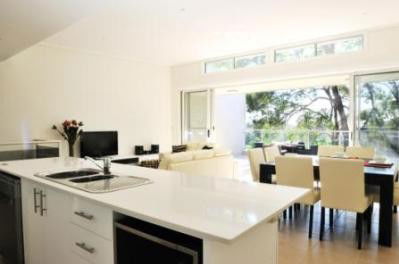 Absolute Beachfront Opal Cove Resort - Holiday Jervis Bay 3