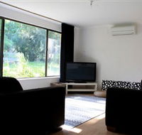 Clare Cottage on Wendouree - Holiday Jervis Bay