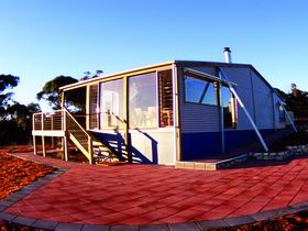 Wilderness Valley Studio Accommodation - Holiday Jervis Bay 0