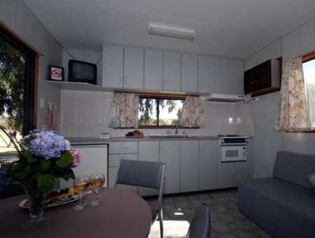 Loxton Riverfront Caravan Park - Holiday Jervis Bay 1