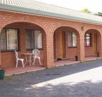 Cooma Country Club Motor Inn - Holiday Jervis Bay