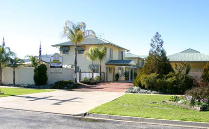 Barham Golden Rivers Holiday Apartments - Holiday Jervis Bay 1