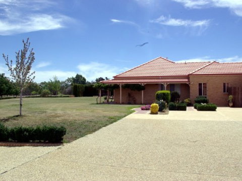 Fairways Bed And Breakfast At Jerilderie - Holiday Jervis Bay 0