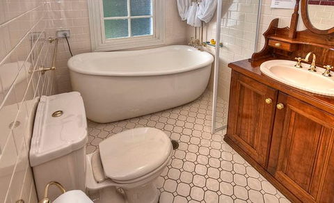 Bridal Falls Cottage - Holiday Jervis Bay 0