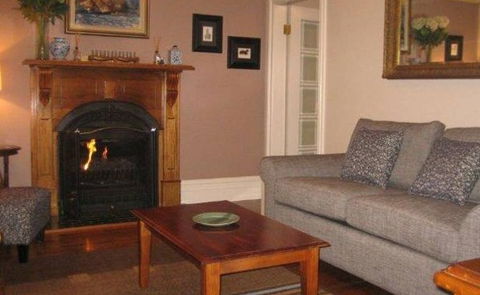 Bridal Falls Cottage - Holiday Jervis Bay 4