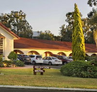 McNevins Warwick Motel amp Gunyah Restaurant