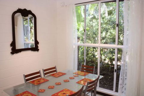 Shambhala Retreat Magnetic Island Cottages - Holiday Jervis Bay 5