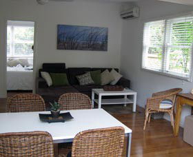 Seaside Cottage - Holiday Jervis Bay 0