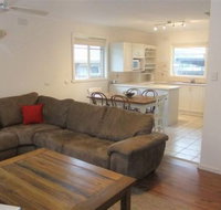 Rosebud Beach House on Kennington - Holiday Jervis Bay
