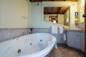 A Camelot Tower & Penthouse - Holiday Jervis Bay 50