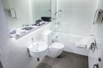 ADGE Boutique Apartment Hotel - Holiday Jervis Bay 13