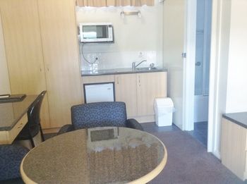 Ashton Townhouse Motel And Suites - Holiday Jervis Bay 4