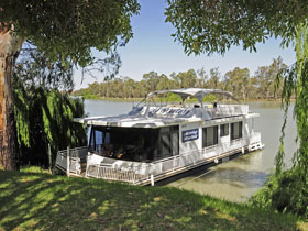 Boats And Bedzzz - The Murray Dream Self-contained Moored Houseboat - Holiday Jervis Bay 0