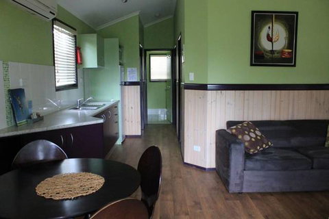 Aussie Outback Oasis Cabin & Van Village - Holiday Jervis Bay 1
