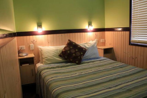 Aussie Outback Oasis Cabin & Van Village - Holiday Jervis Bay 0