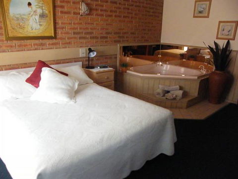 BEST WESTERN Colonial Motor Inn Bairnsdale - Holiday Jervis Bay 1