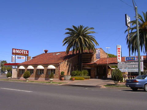 Burke & Wills Motor Inn - Holiday Jervis Bay 0
