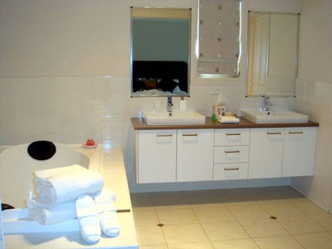 Camelot Boutique Accommodation - Holiday Jervis Bay 3