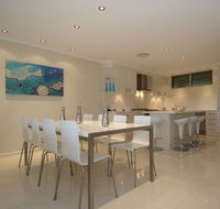 Hamilton Island Private Apartment - Poinciana - Holiday Jervis Bay
