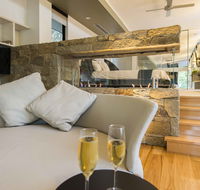 The Feathered Nest - Luxury Wildlife Retreat - Holiday Jervis Bay