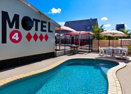Caboolture Central Motor Inn - Holiday Jervis Bay 0