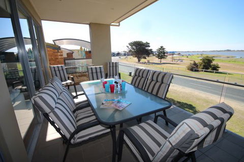 LJ Hooker Goolwa Holiday Rentals - 42 Underwood Avenue, Goolwa Beach - Holiday Jervis Bay 1