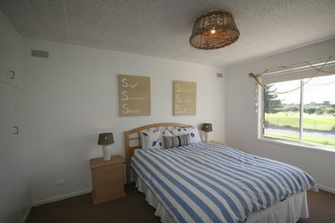 LJ Hooker Goolwa Holiday Rentals - 42 Underwood Avenue, Goolwa Beach - Holiday Jervis Bay 9