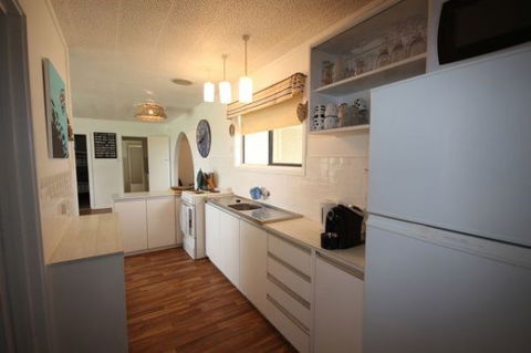 LJ Hooker Goolwa Holiday Rentals - 42 Underwood Avenue, Goolwa Beach - Holiday Jervis Bay 11