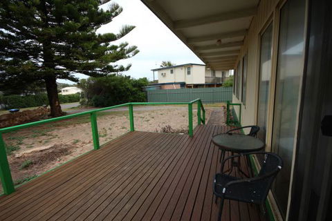 LJ Hooker Goolwa Holiday Rentals - 42 Underwood Avenue, Goolwa Beach - Holiday Jervis Bay 15