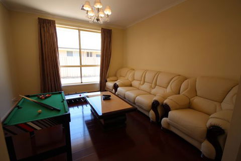 LJ Hooker Goolwa Holiday Rentals - 42 Underwood Avenue, Goolwa Beach - Holiday Jervis Bay 17