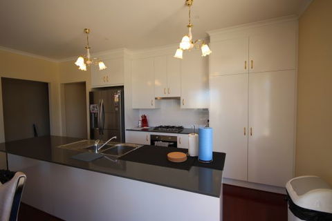 LJ Hooker Goolwa Holiday Rentals - 42 Underwood Avenue, Goolwa Beach - Holiday Jervis Bay 18