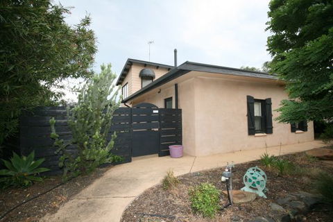 LJ Hooker Goolwa Holiday Rentals - 42 Underwood Avenue, Goolwa Beach - Holiday Jervis Bay 24