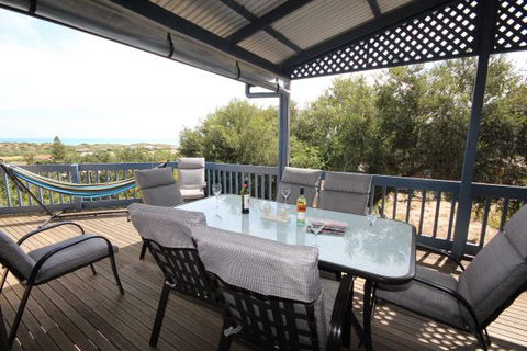 LJ Hooker Goolwa Holiday Rentals - 39 Bradford Road, Goolwa Beach - Holiday Jervis Bay 1