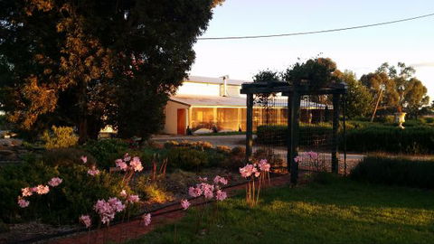 Angas Plains Estate Wines Heritage Suite - Holiday Jervis Bay 3