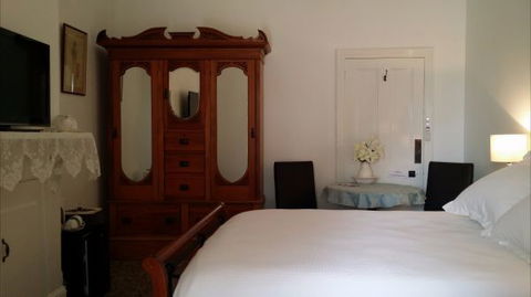 Angas Plains Estate Wines Heritage Suite - Holiday Jervis Bay 8