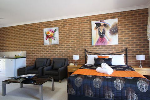 Top Of The Town Motor Inn Yackandandah - Holiday Jervis Bay 0