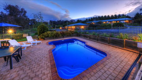Top Of The Town Motor Inn Yackandandah - Holiday Jervis Bay 1