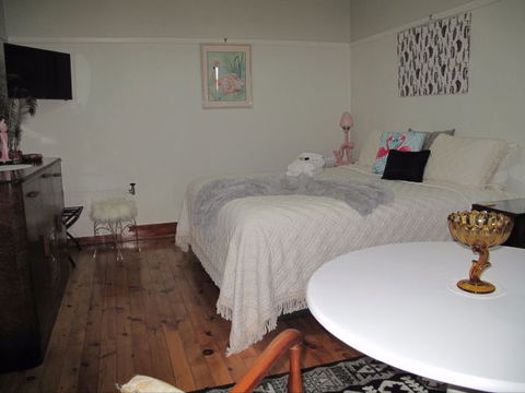 B&B Wodonga - Art Deco Accommodation - Holiday Jervis Bay 2