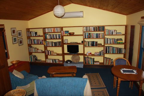 Candlebark Retreat - Holiday Jervis Bay 6