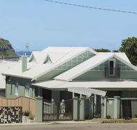 Merewether Beach House B and B - Holiday Jervis Bay