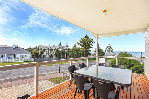 Ariadne - A Hop Skip And A Jump To The Beach With Sea Views - Holiday Jervis Bay 1
