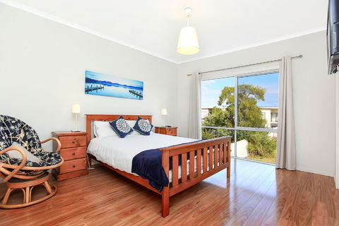 Ariadne - A Hop Skip And A Jump To The Beach With Sea Views - Holiday Jervis Bay 6