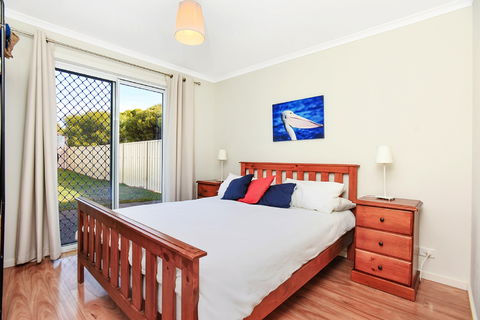Ariadne - A Hop Skip And A Jump To The Beach With Sea Views - Holiday Jervis Bay 7
