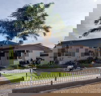 Chrissie's Palace - Holiday Jervis Bay