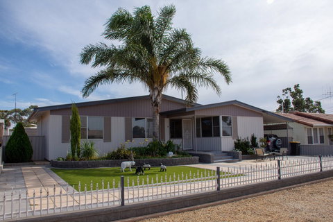 Chrissie's Palace - Holiday Jervis Bay 0