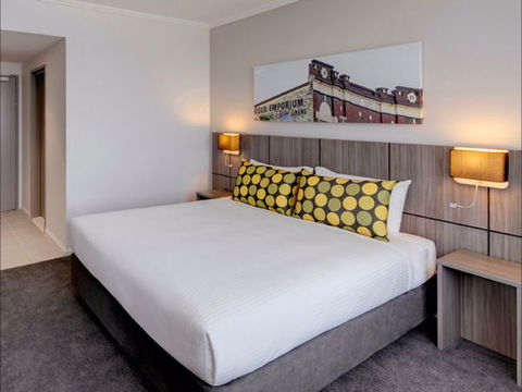 Travelodge Hotel Bankstown Sydney - Holiday Jervis Bay 1